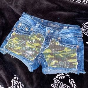 Miss Me Shorts - Size 26